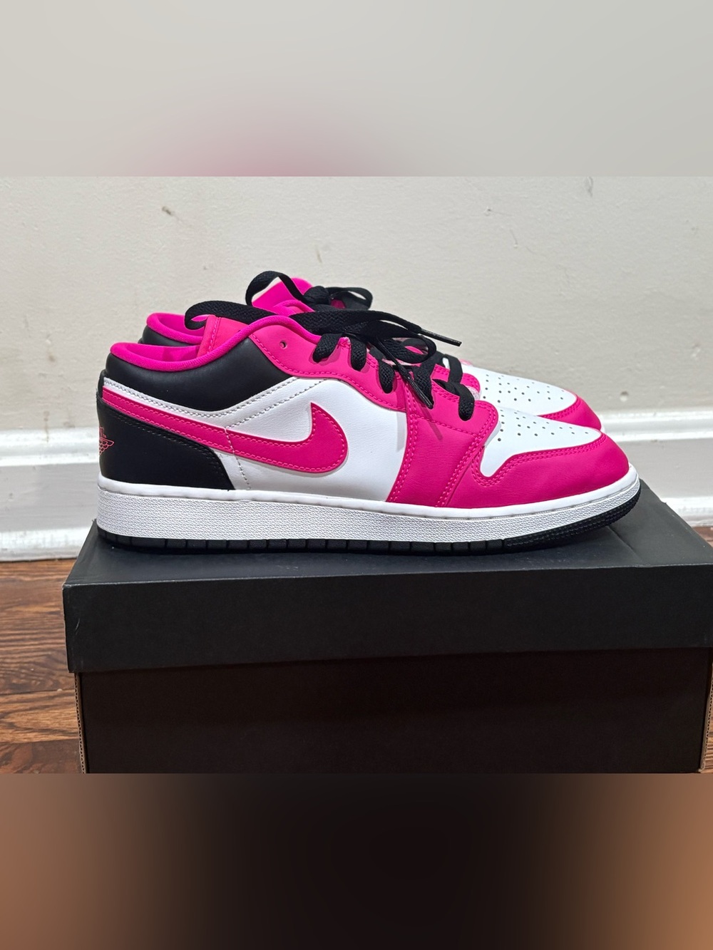 Nike Kids Low-Top Sneakers - Hot Pink / White / Black - Picture 3 of 4